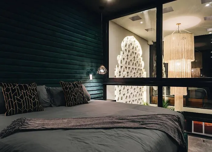 Villa 4br With Pool, Rooftop Bar And Lounge