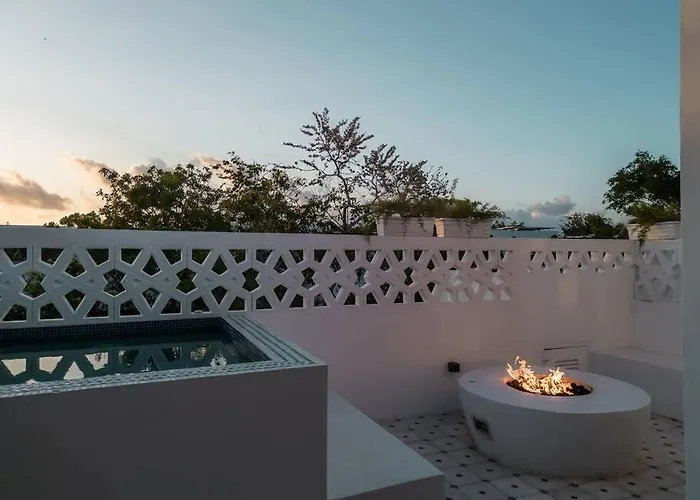 Villa 4br With Pool, Rooftop Bar And Lounge