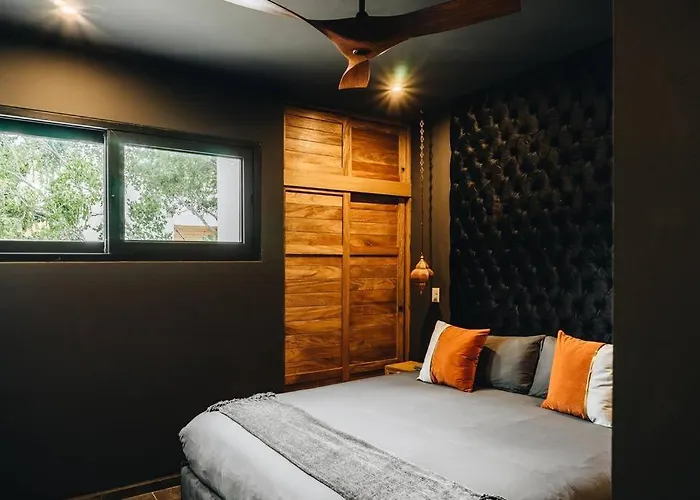 Villa 4br With Pool, Rooftop Bar And Lounge